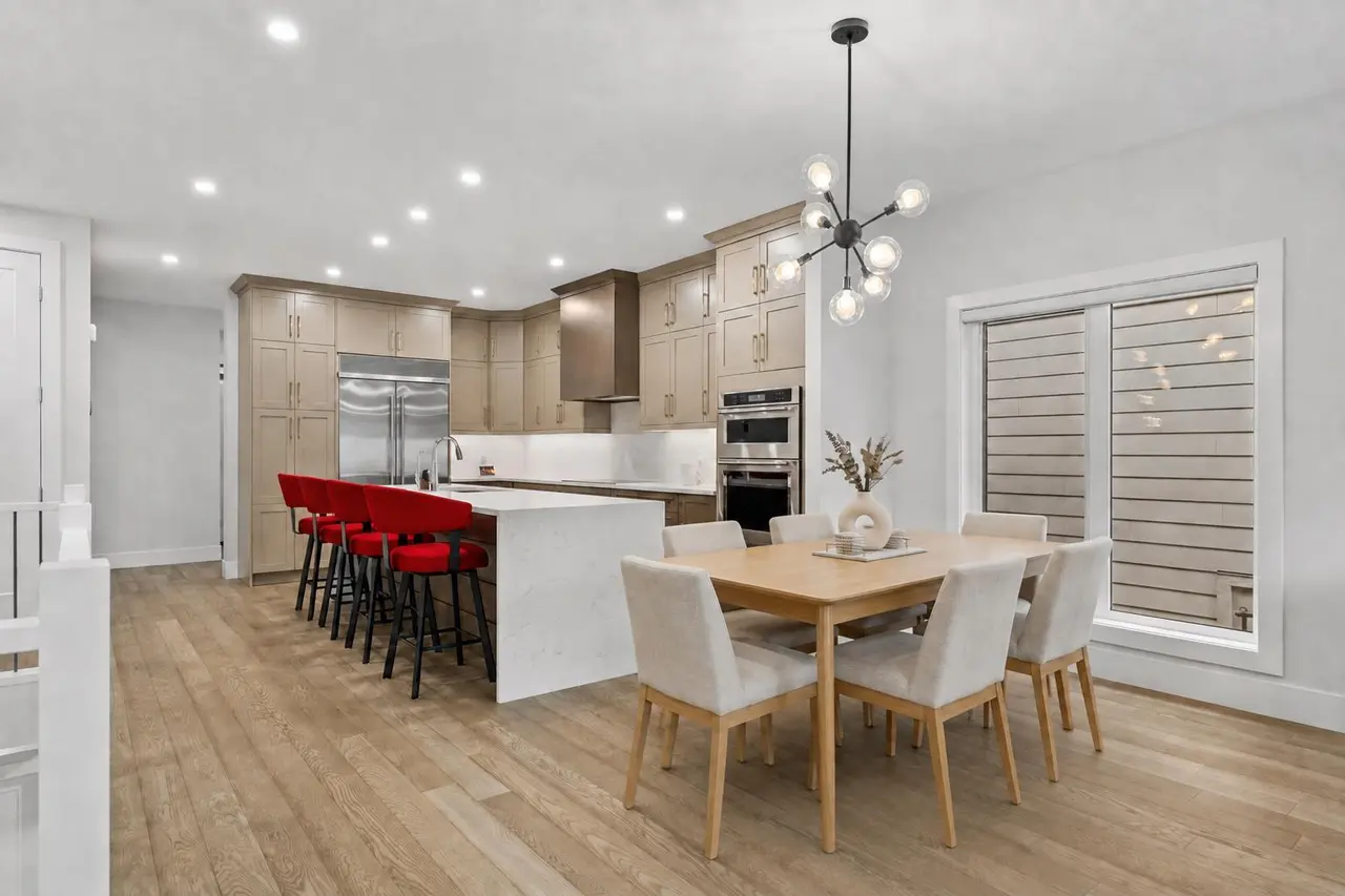 220 Marina Cove SE