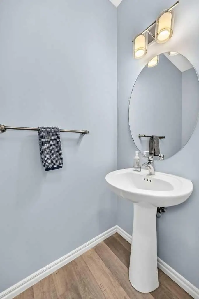 230 Legacy Mews SE