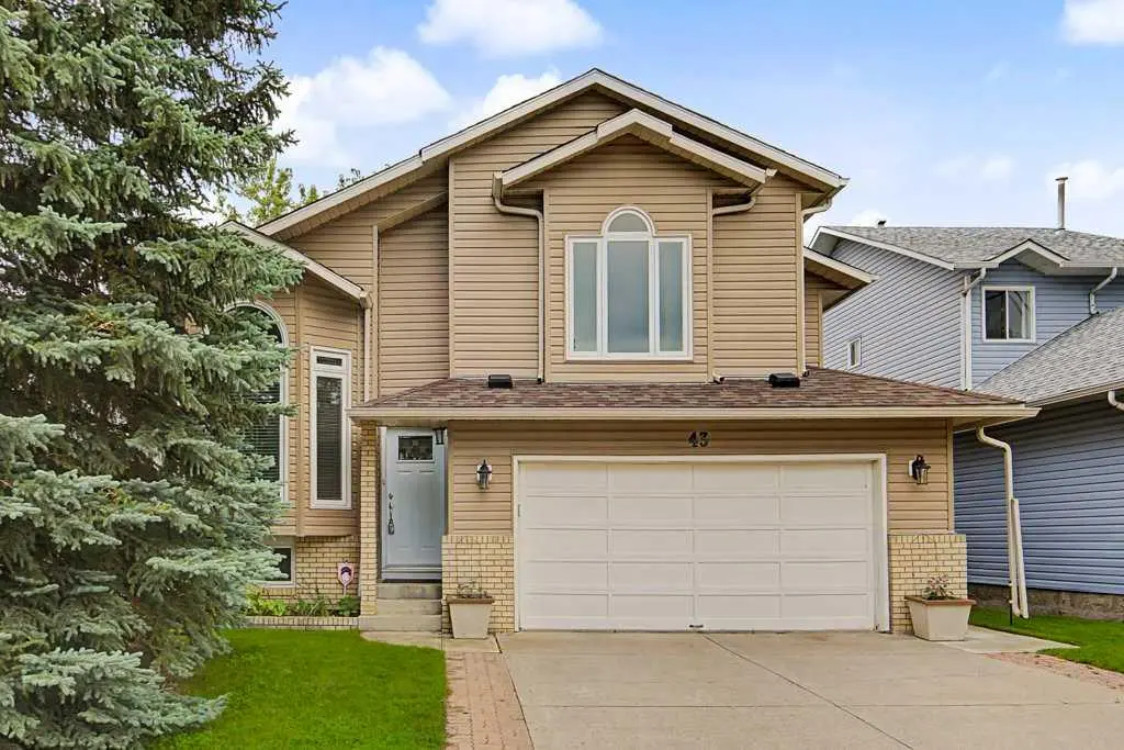 43 Riverside Road SE