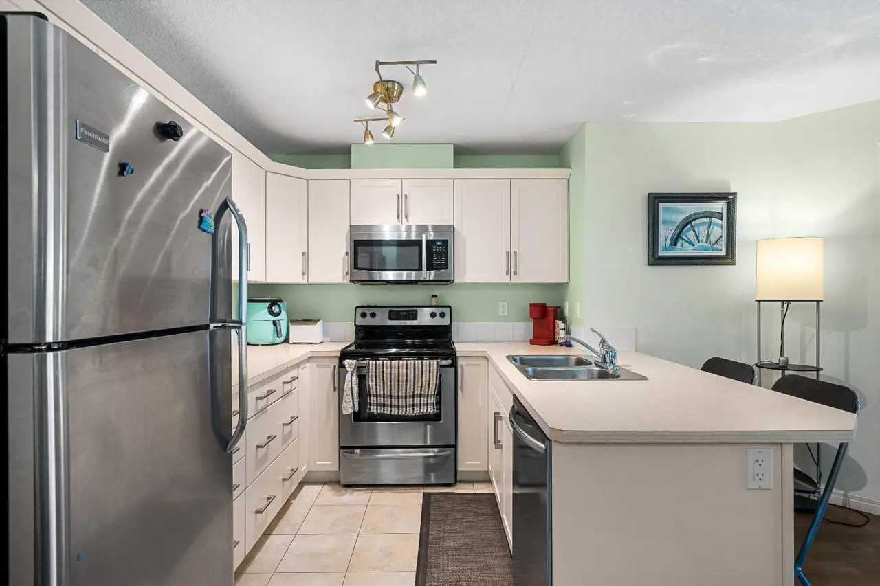 208, 304 Cranberry Park SE