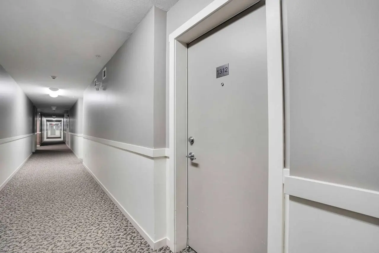 1312, 181 Skyview Ranch Manor NE