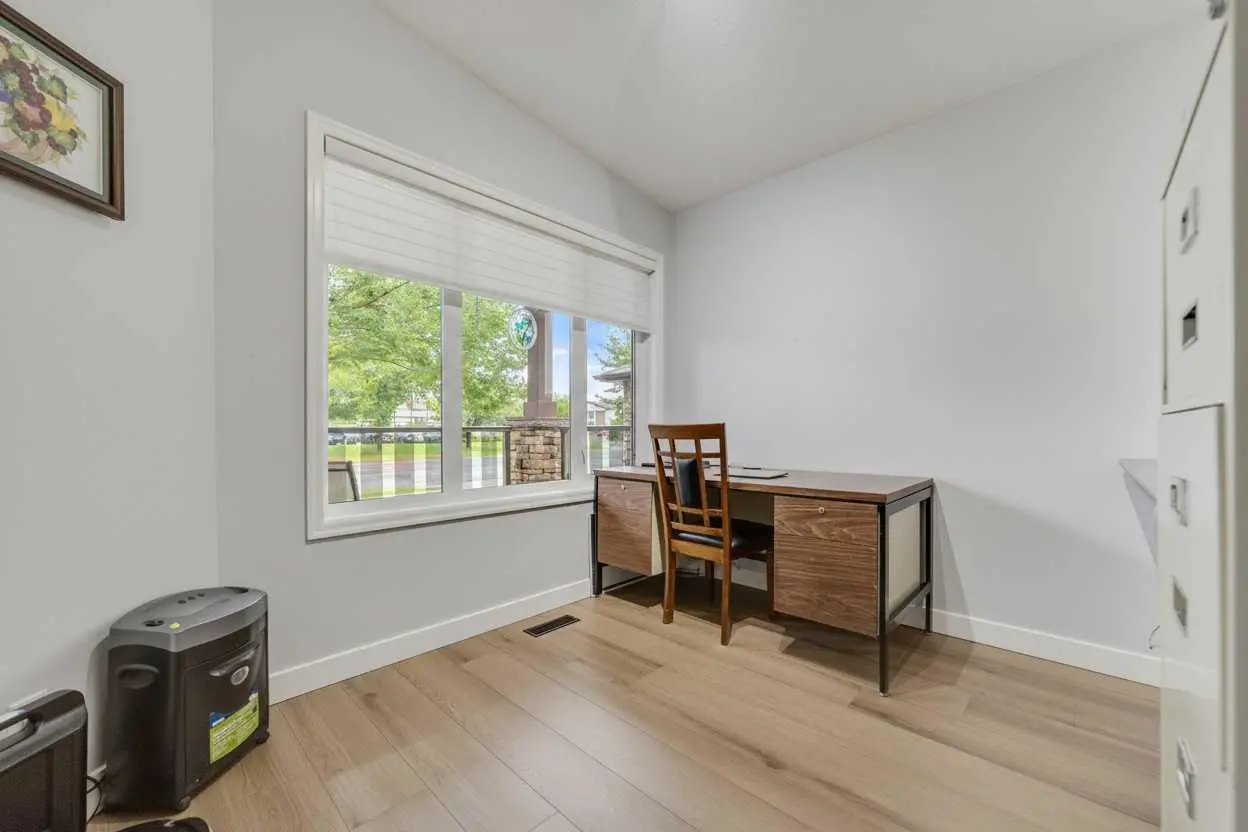 236 Southgate Boulevard S