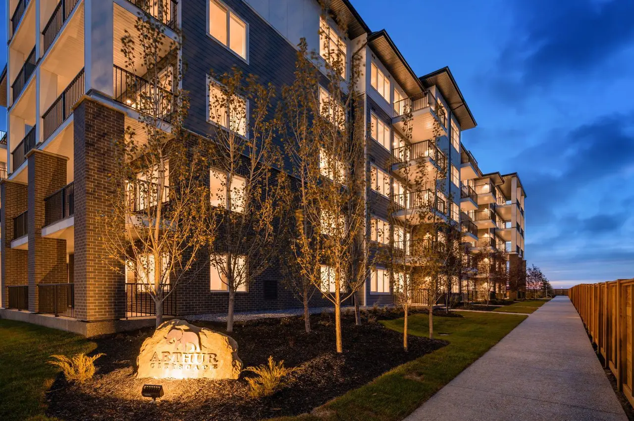 1305, 44 Skyview Parkway NE