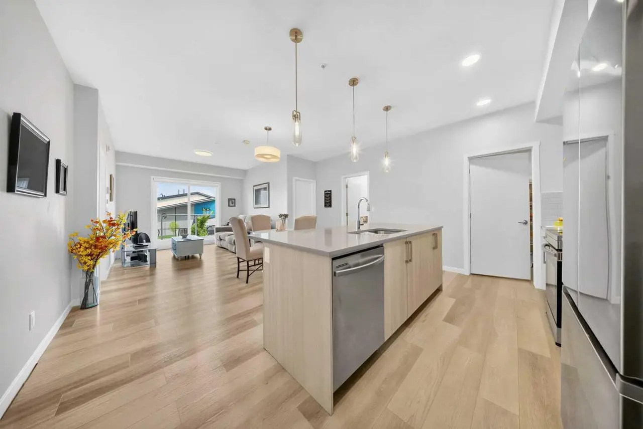 1211, 220 Seton Grove SE