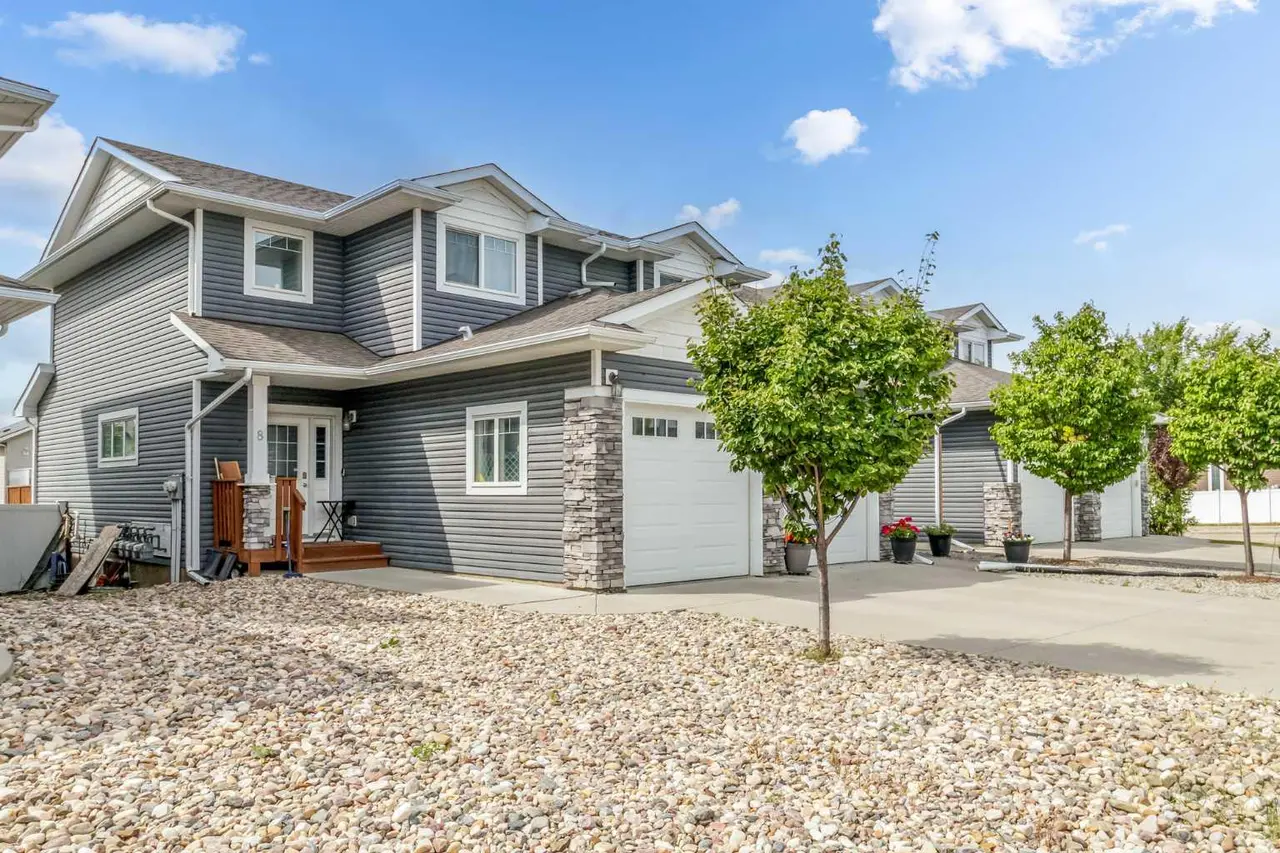 8 Sullivan Close 