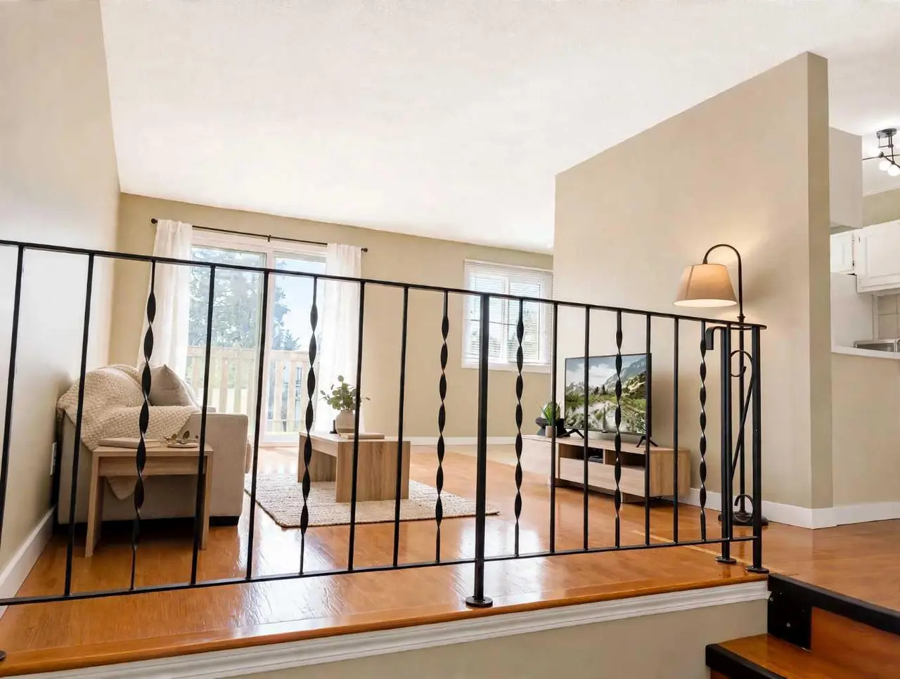 35, 5 Acadia Road W