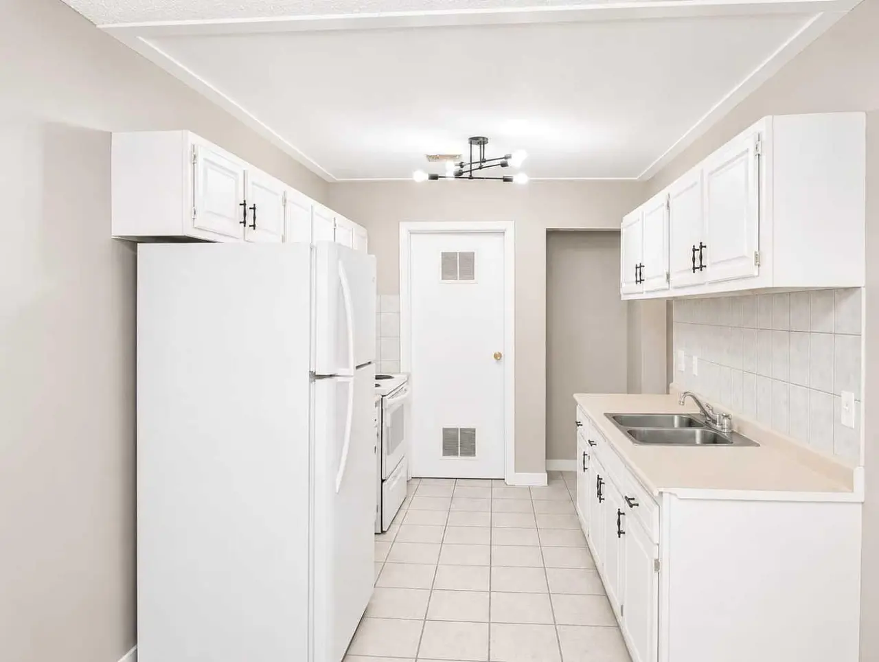 35, 5 Acadia Road W