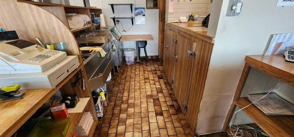425 13 Street N