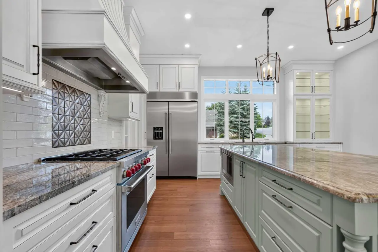 8 Spring Valley Lane SW