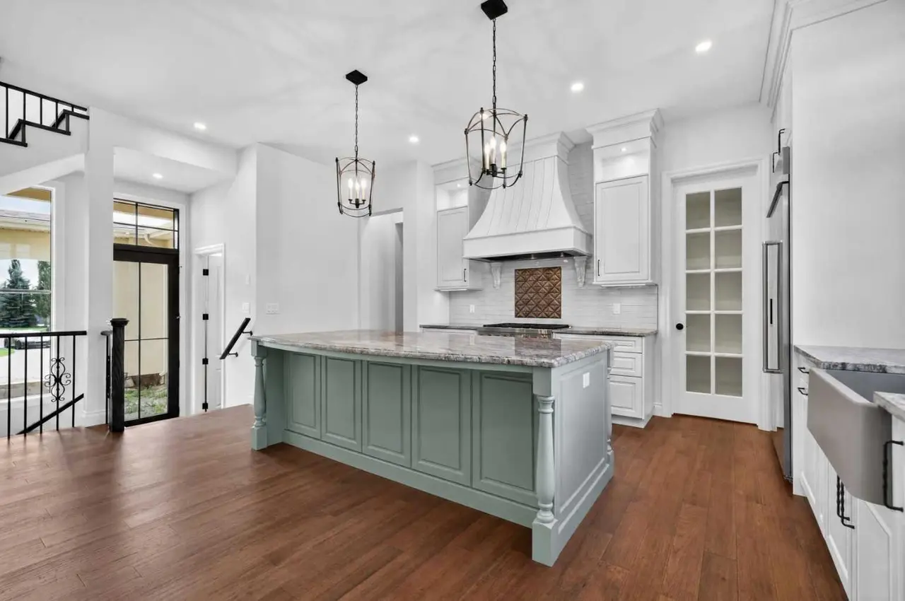 8 Spring Valley Lane SW