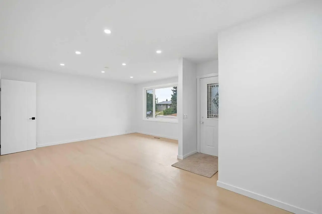 52 Penedo Place SE