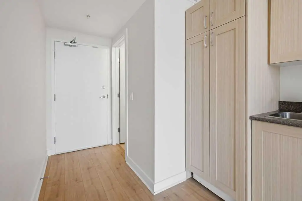 1309, 30 Brentwood Common NW
