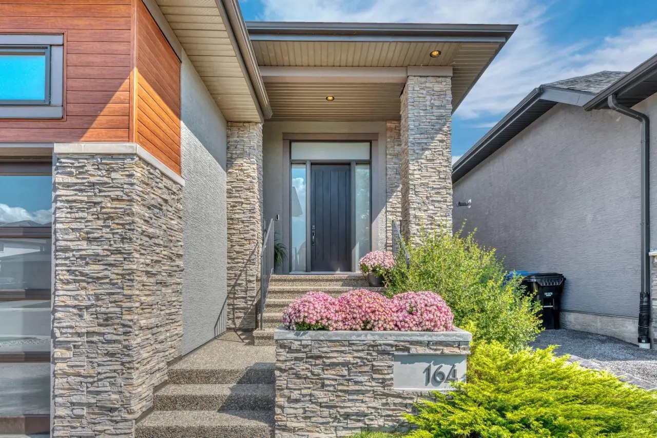 164 Cranbrook Drive SE