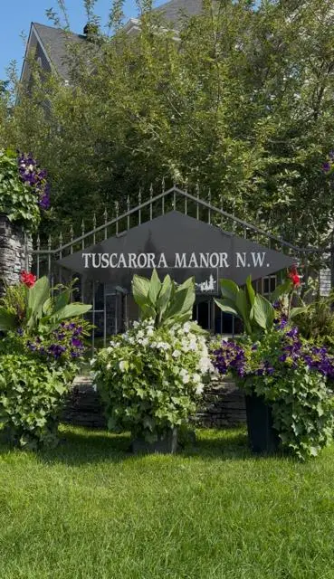 1211, 1211 Tuscarora Manor NW