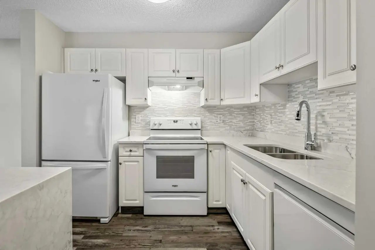 1211, 1211 Tuscarora Manor NW