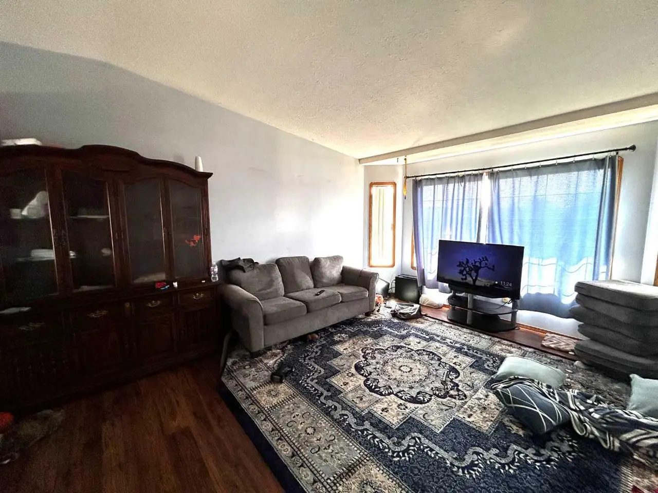 280 Upland Avenue W