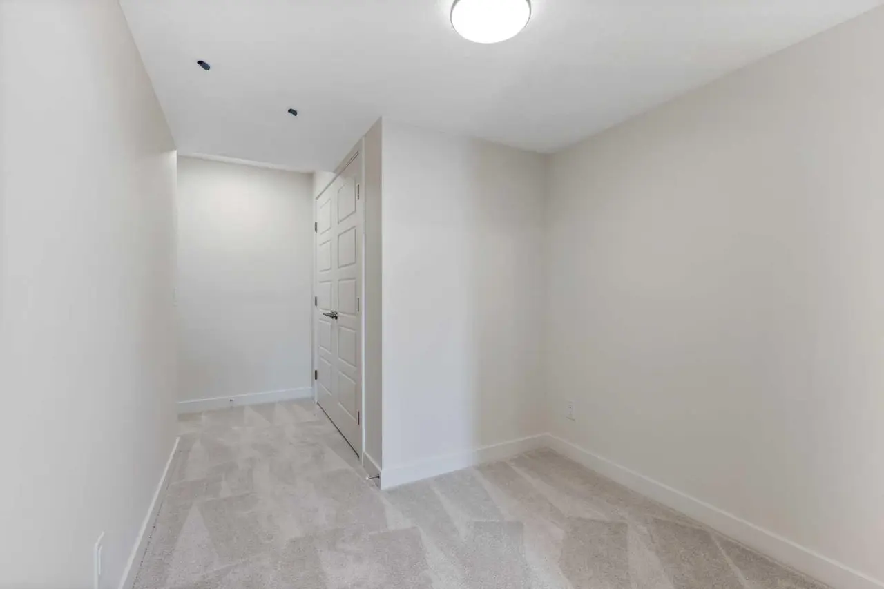 12 Waterford Glen 