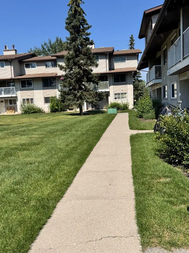 1111, 200 BROOKPARK Drive SW