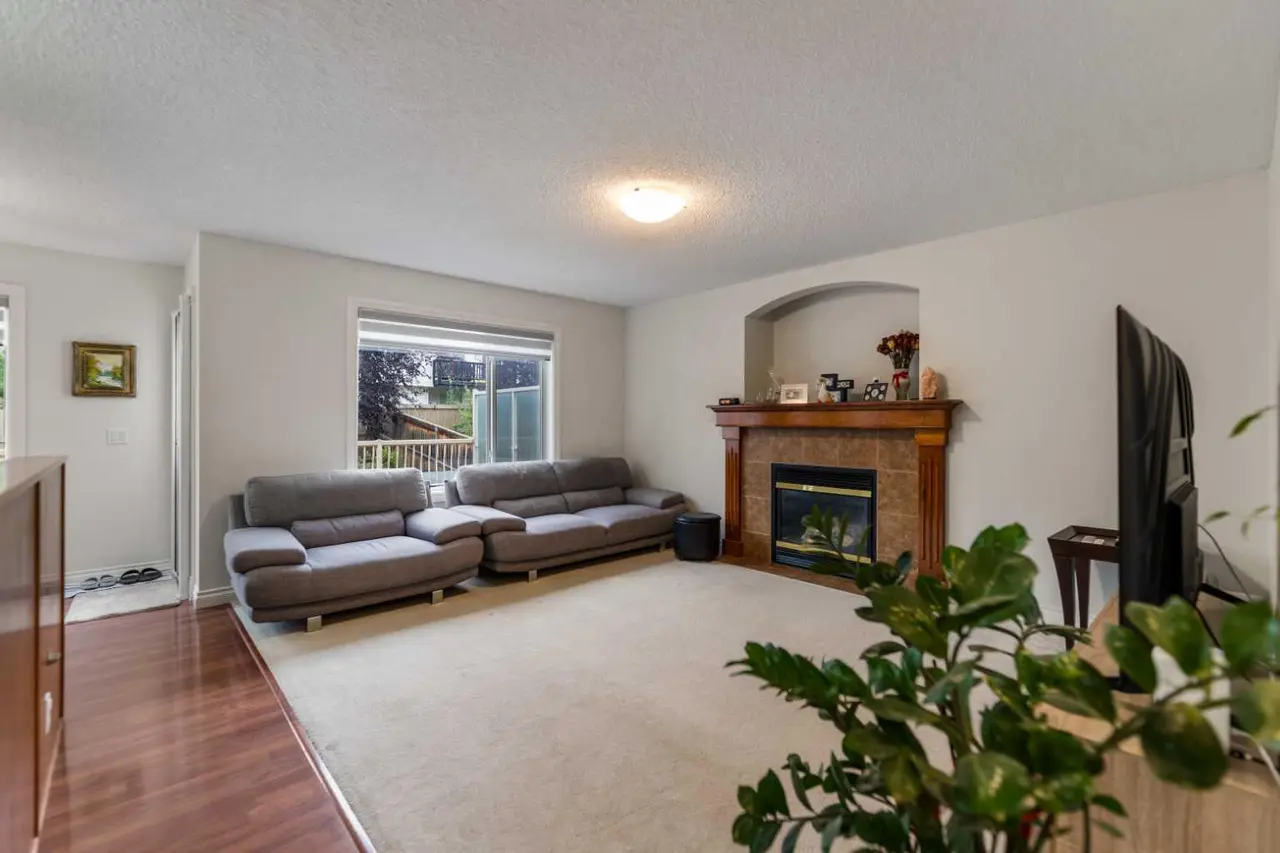 10 Evansmeade Manor NW