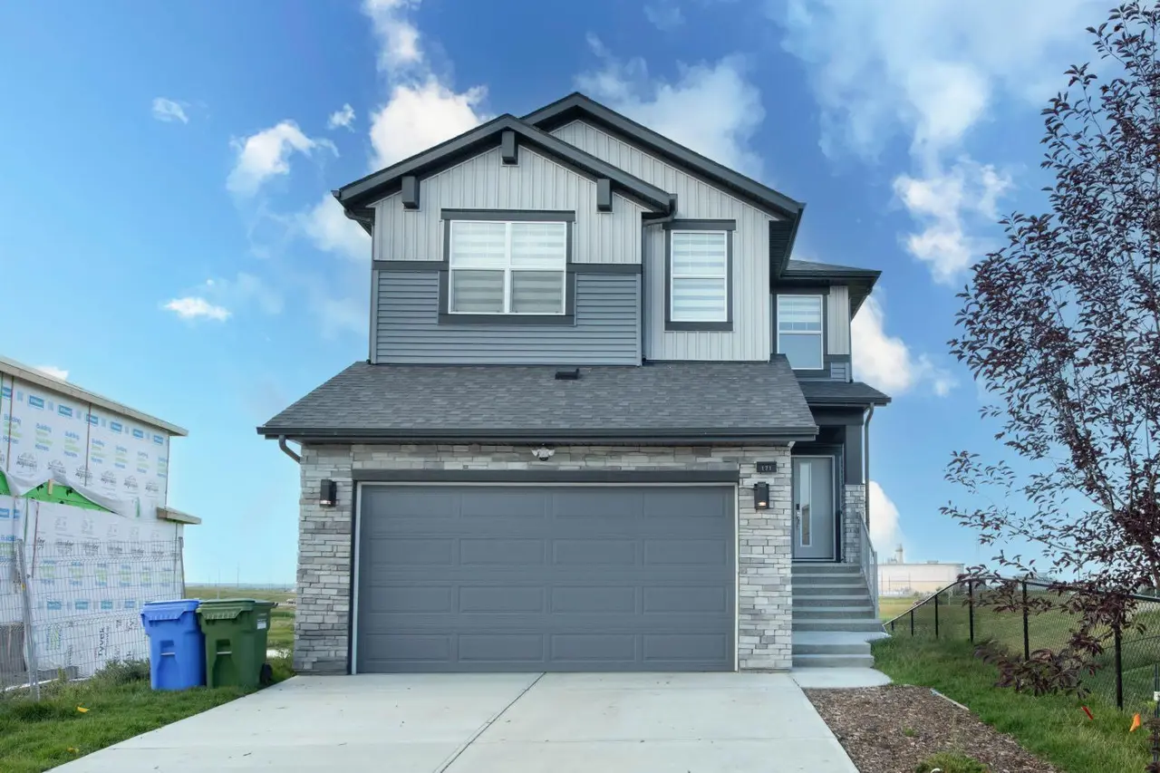 171 Corner Glen Grove NE