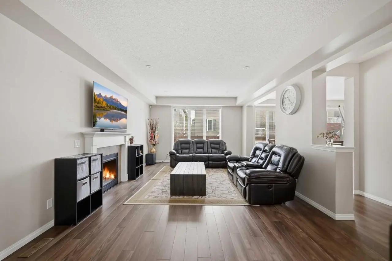 146 Windwood Grove SW