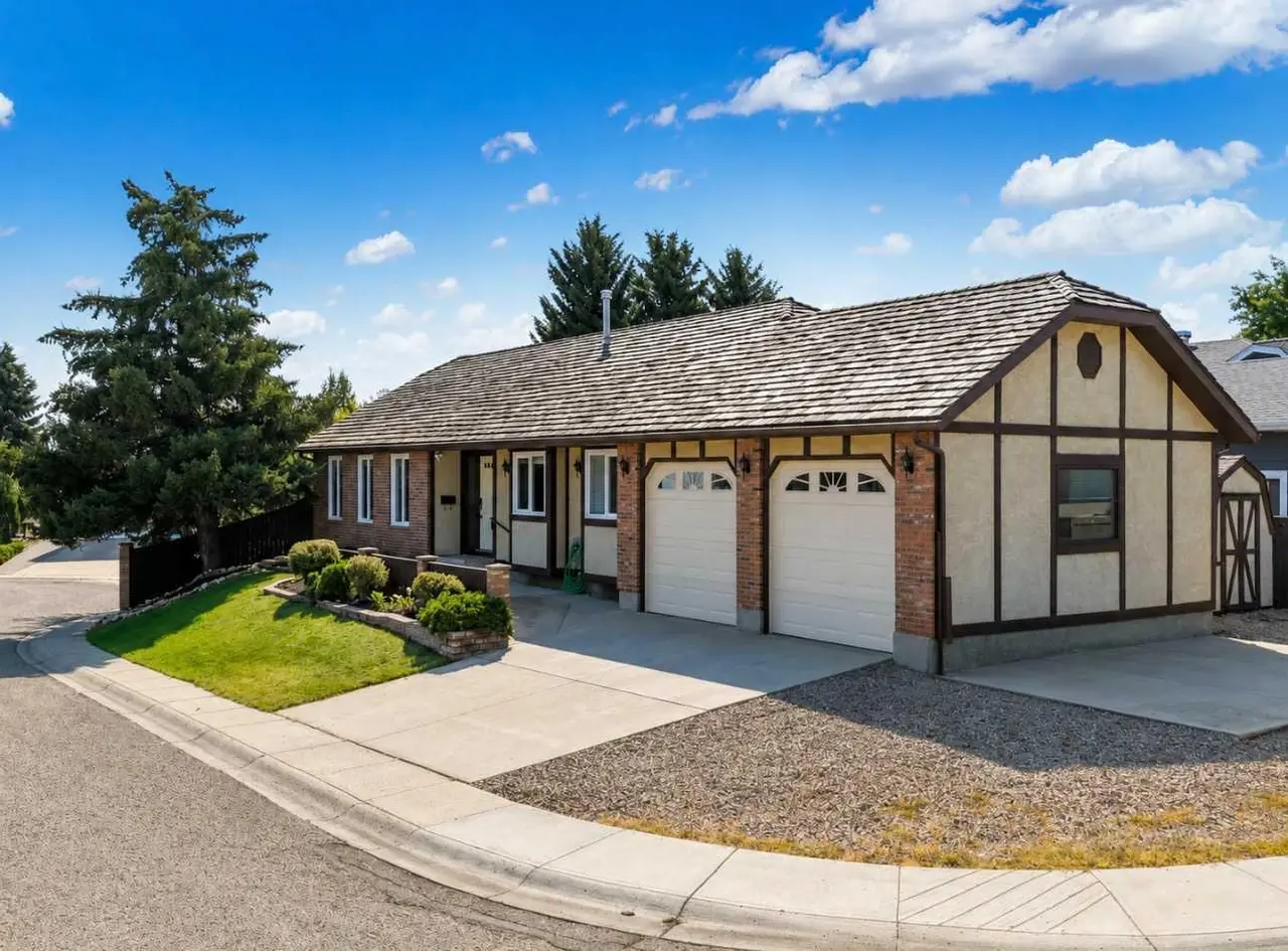 5 Ross View Bay SE