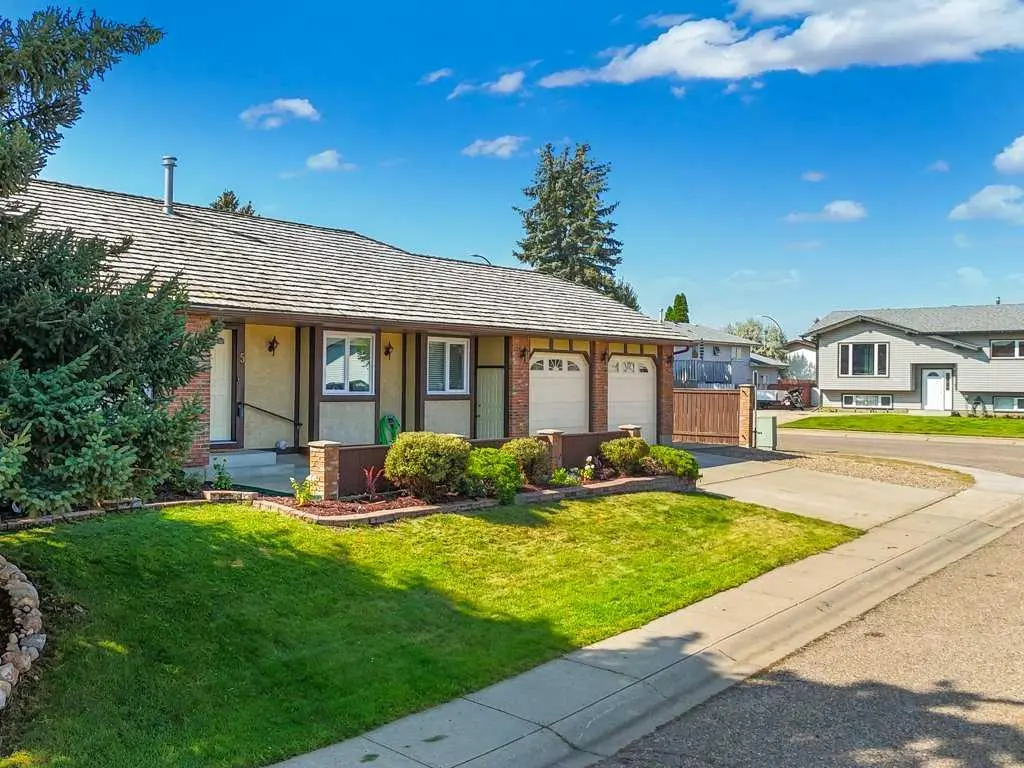 5 Ross View Bay SE
