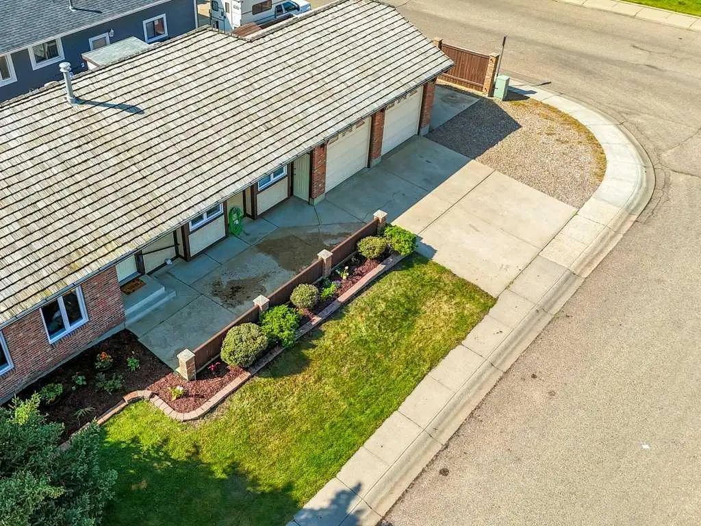 5 Ross View Bay SE
