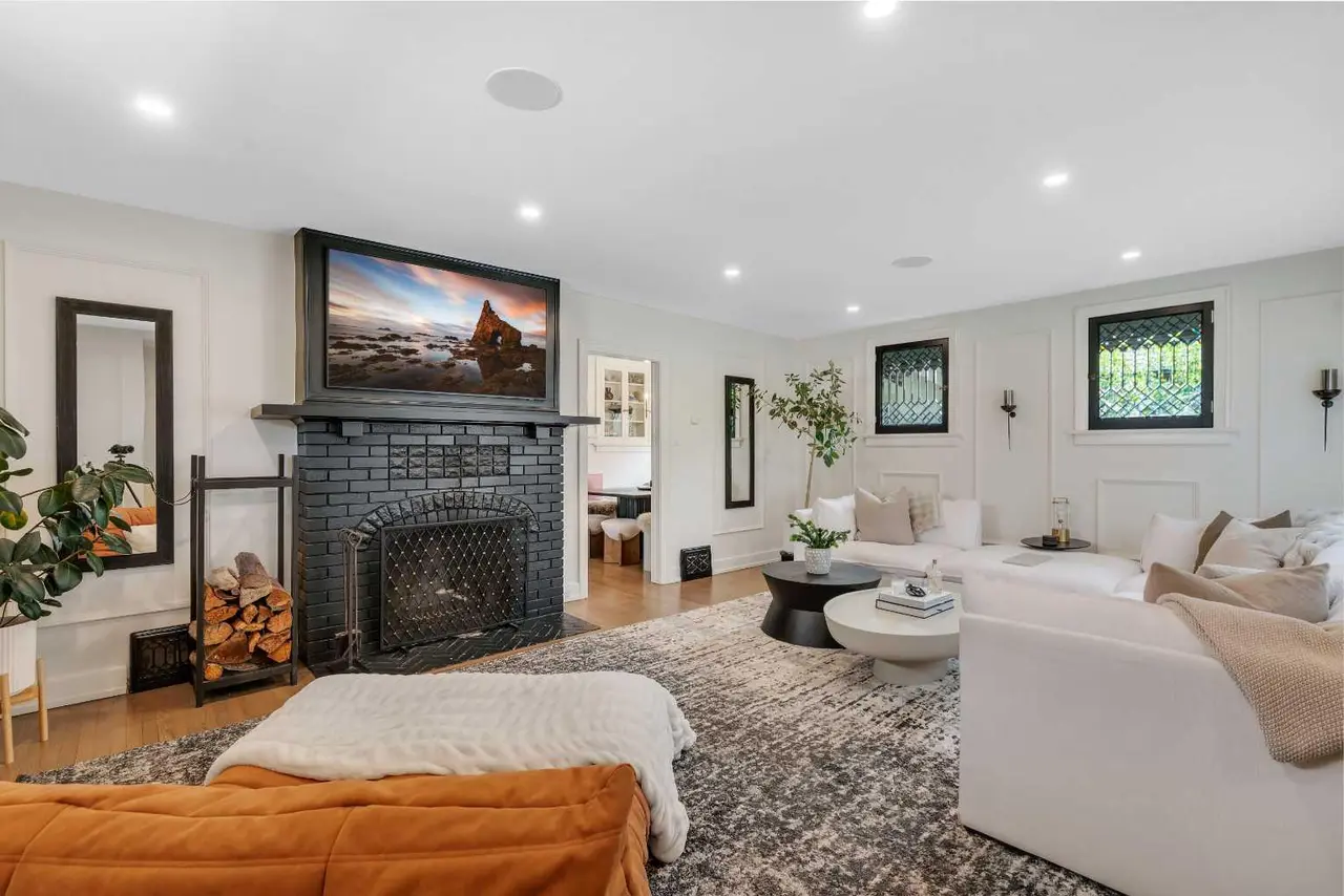 817 Rideau Road SW