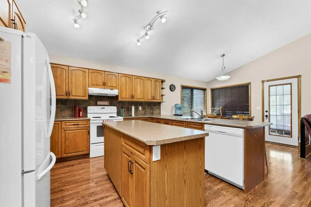 93 Park Meadows Court SE