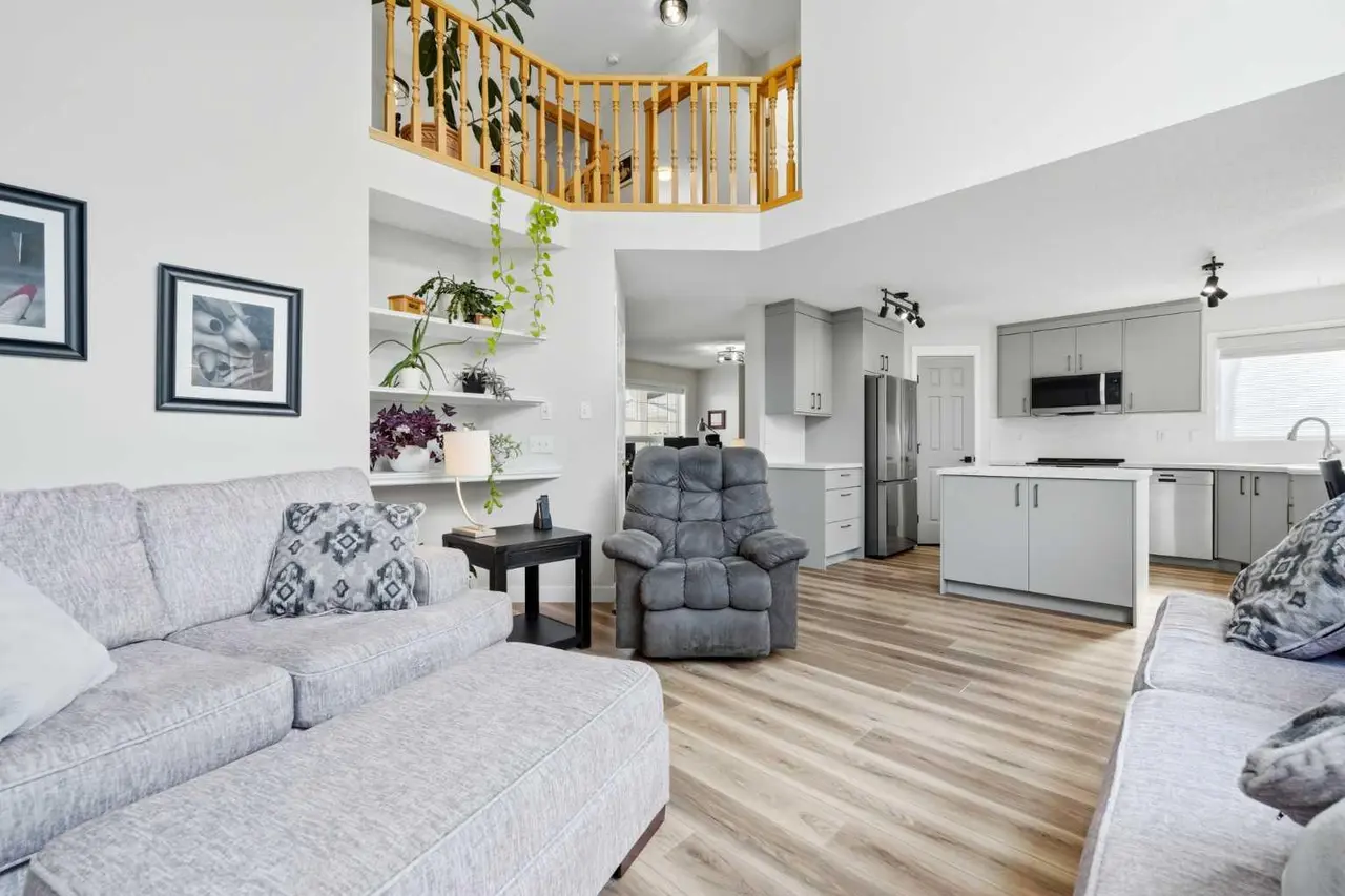 72 Arbour Crest Road NW
