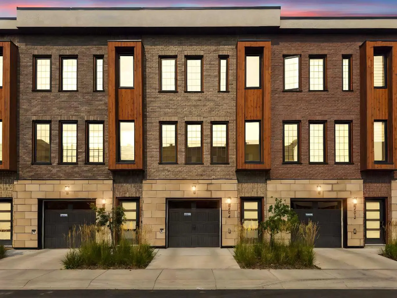 204, 81 Greenbriar Place NW