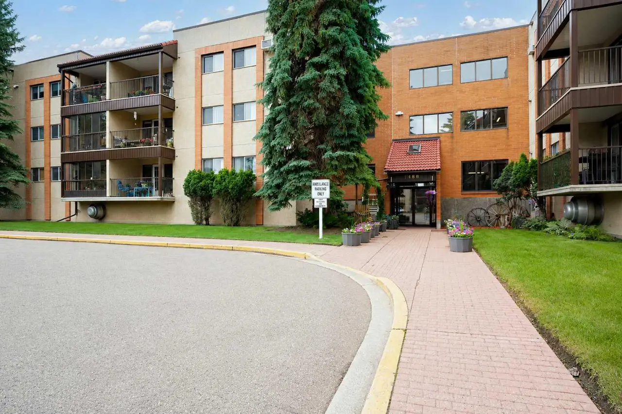 343, 1480 Southview Drive SE
