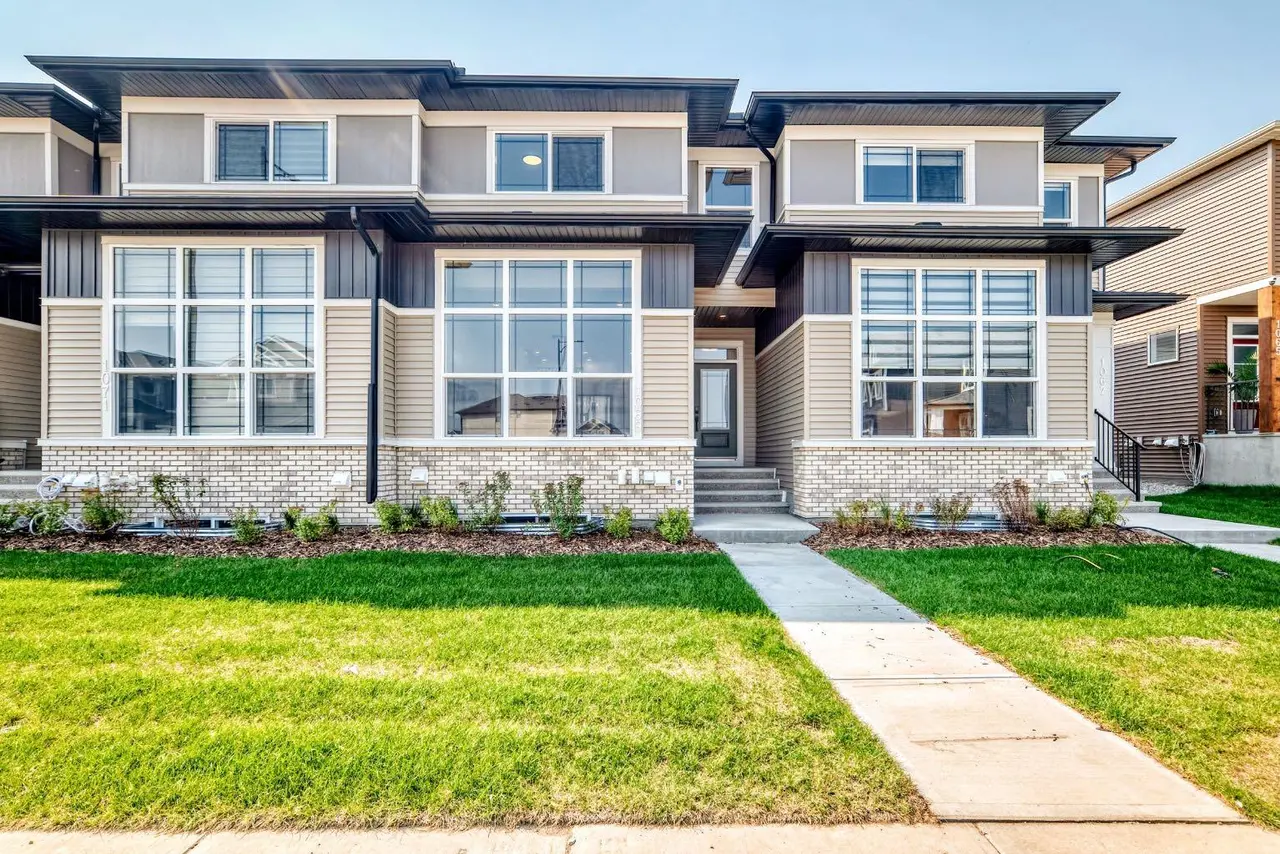 1069 Bayview Crescent SW