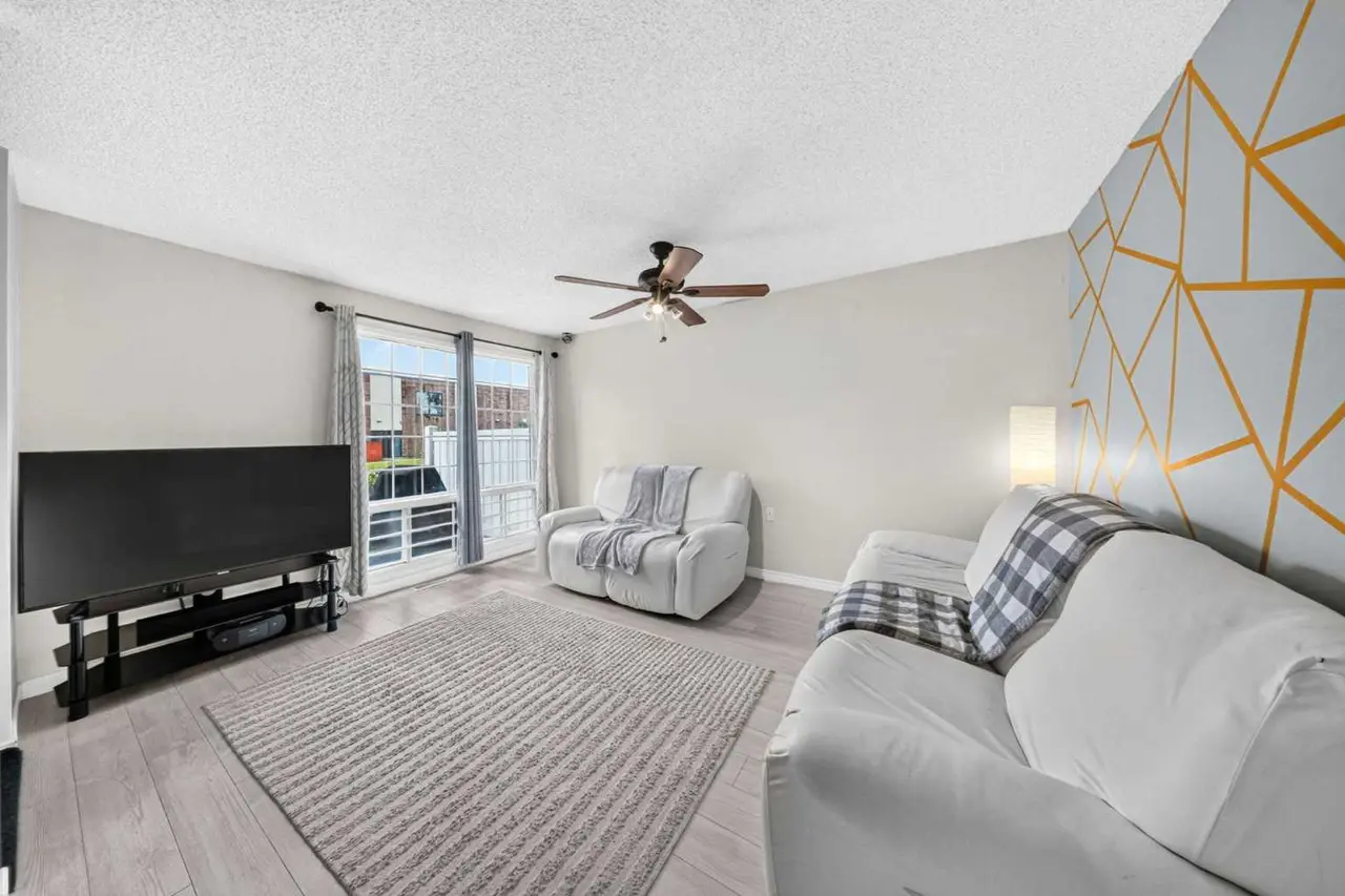711, 200 Brookpark Drive SW