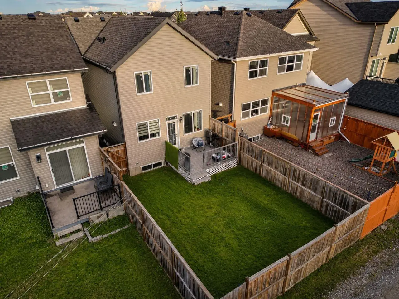 146 Skyview Point Crescent NE