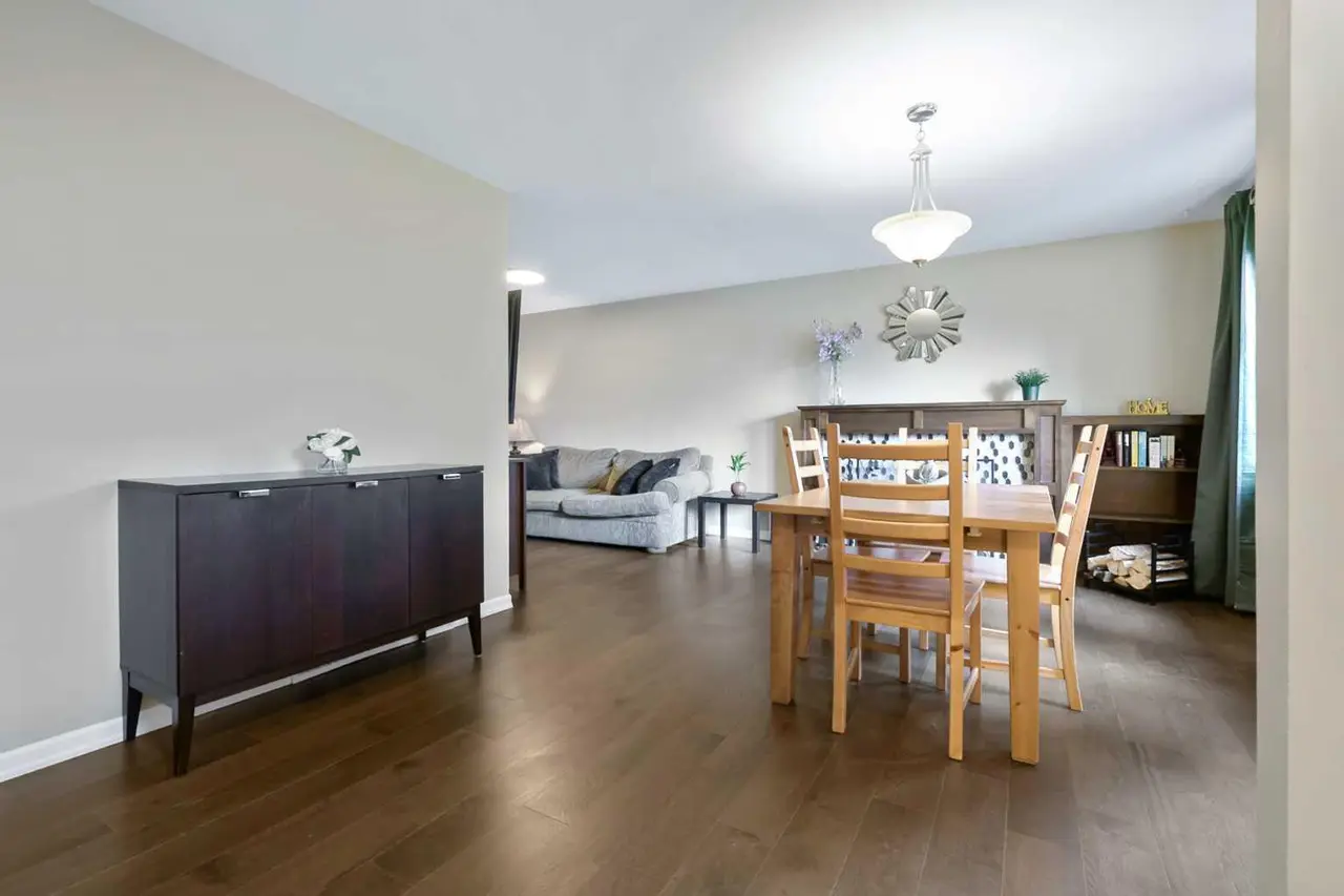 135 Manora Hill NE