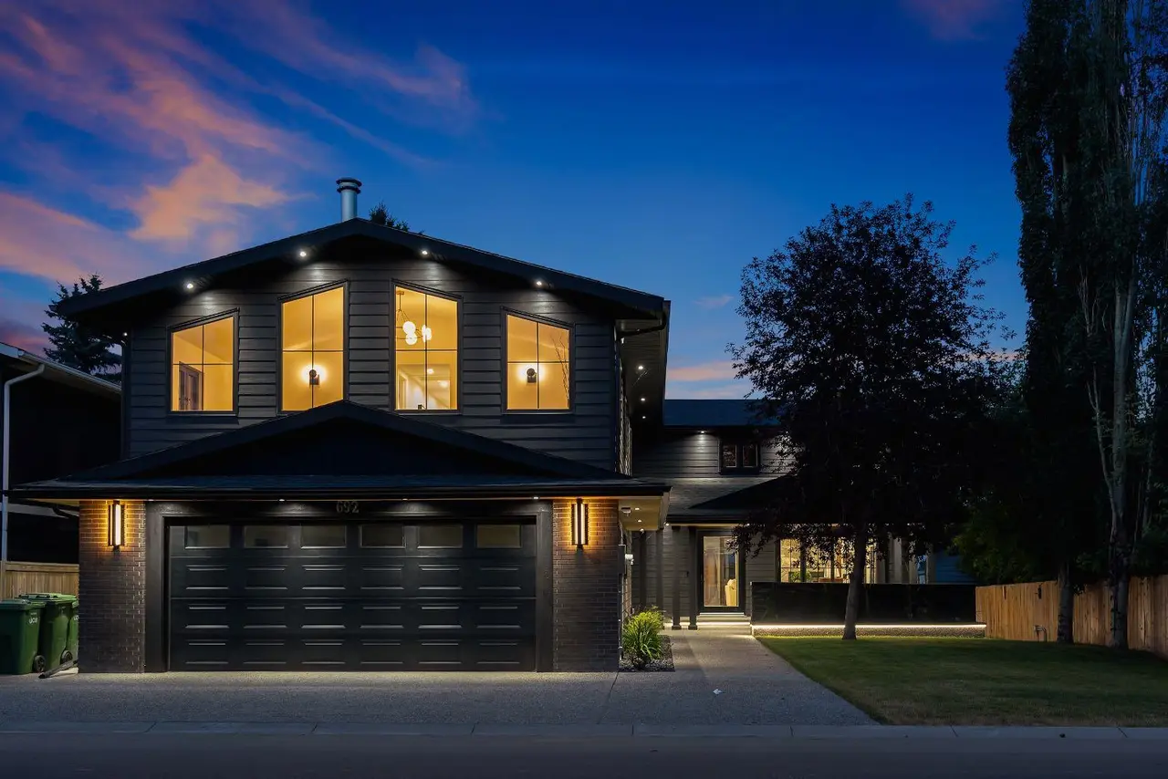 692 West Chestermere Drive 