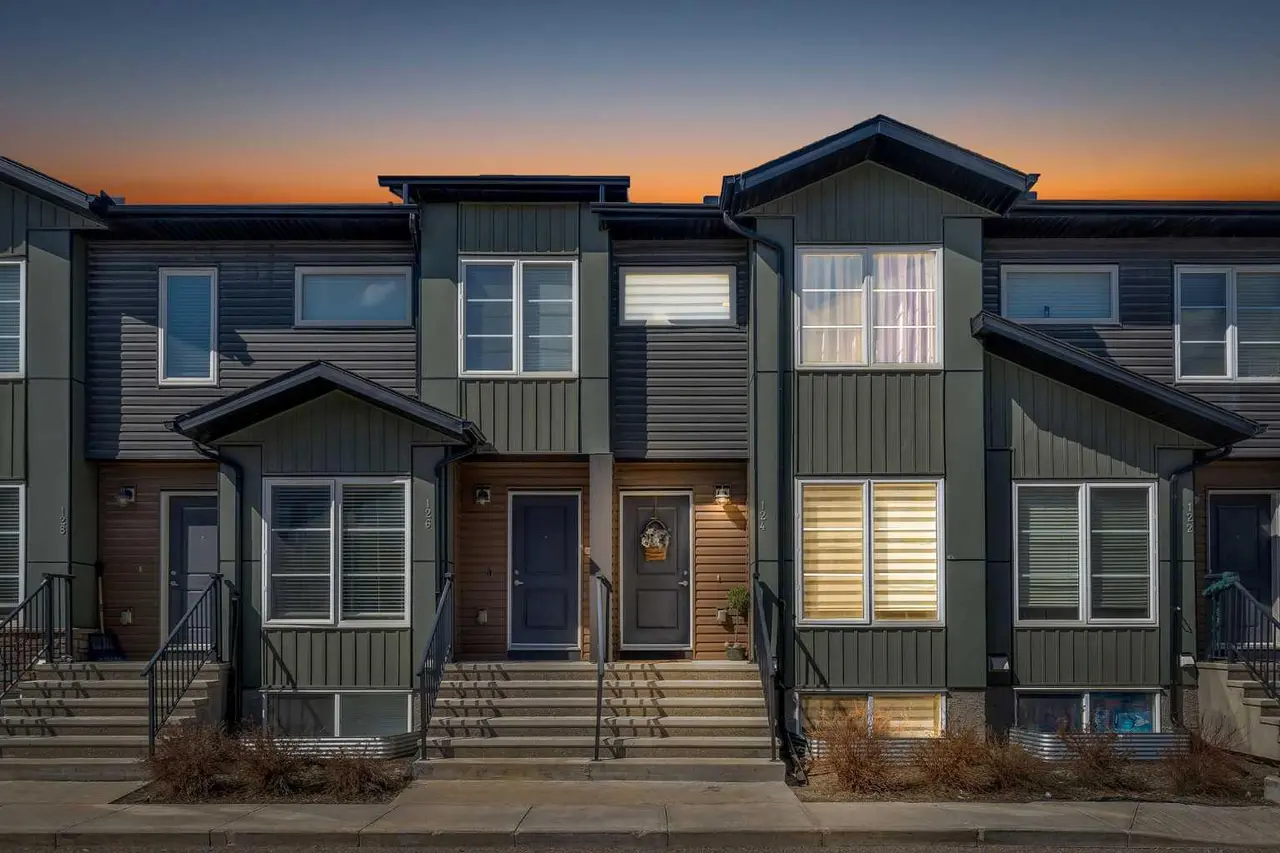124, 31 Red Embers Parade NE