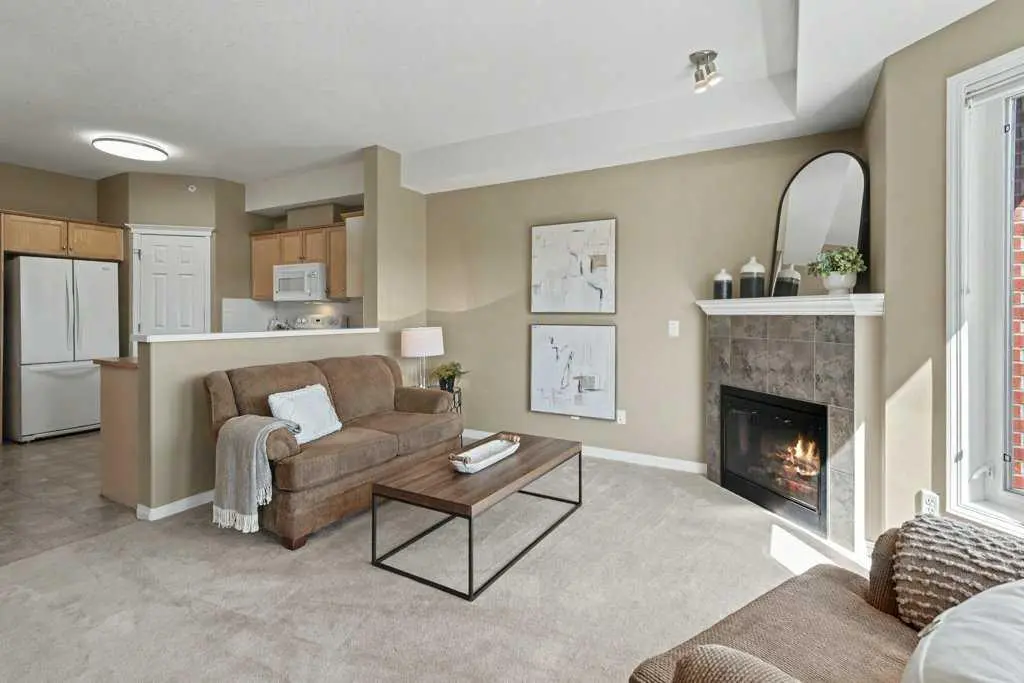 443, 15 Everstone Drive SW