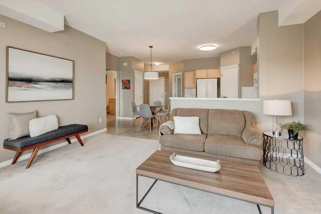 443, 15 Everstone Drive SW