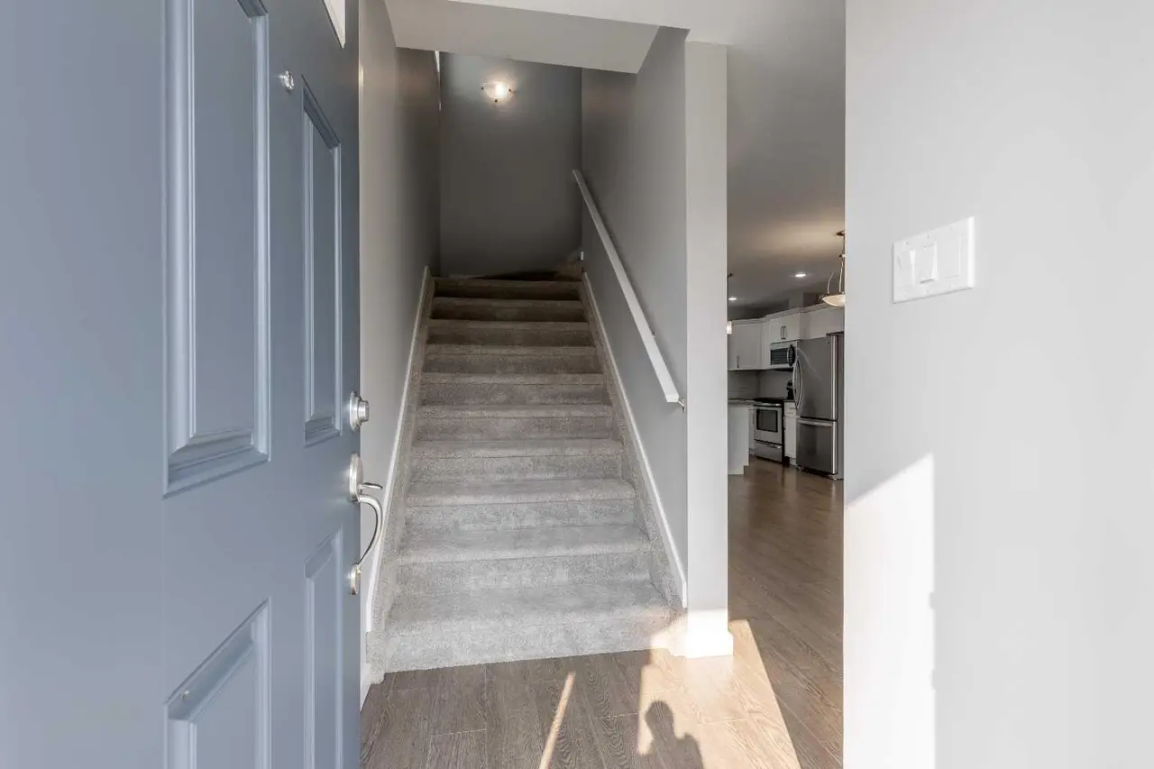 1, 1142 Keystone Road W
