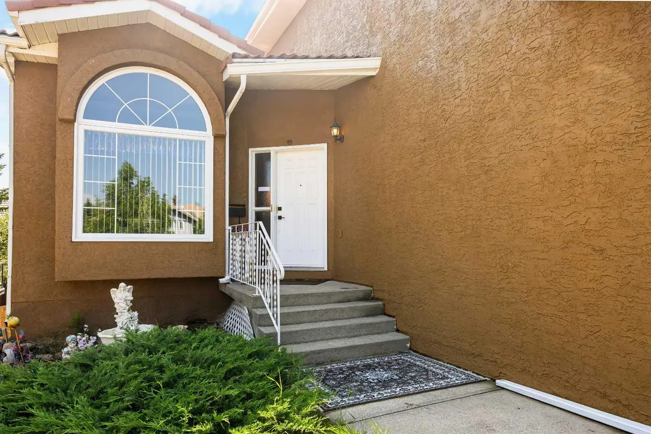 2203 Sirocco Drive SW