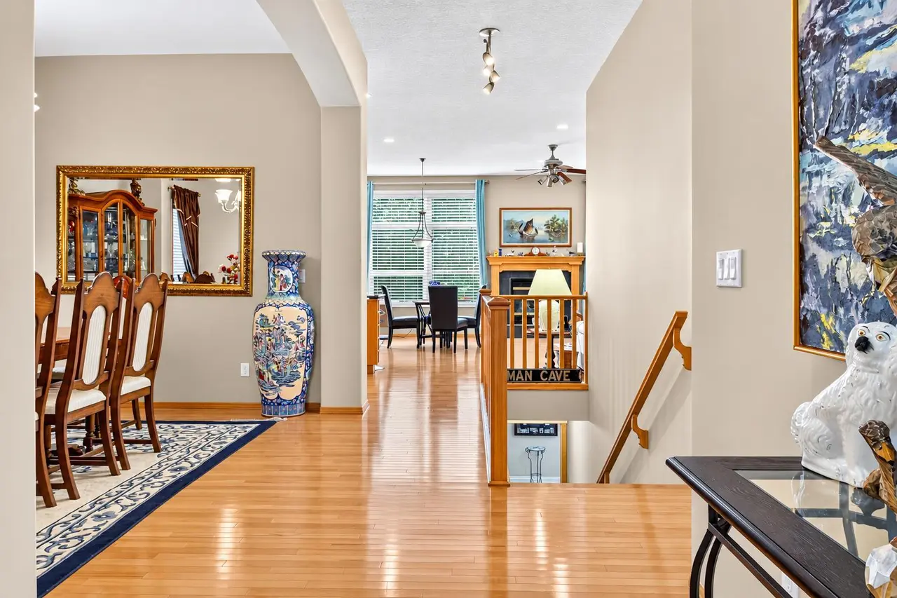 44 Strathlea Close SW