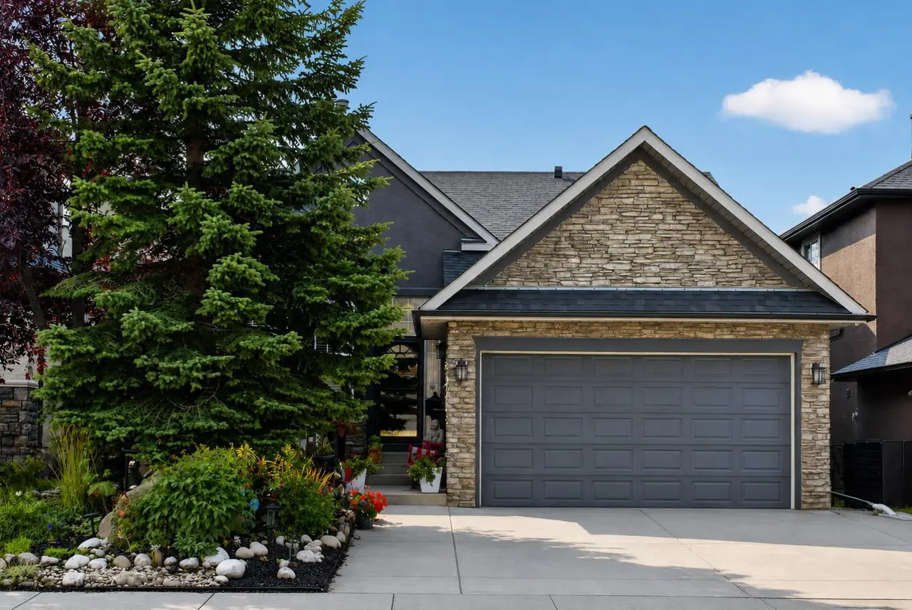 44 Strathlea Close SW