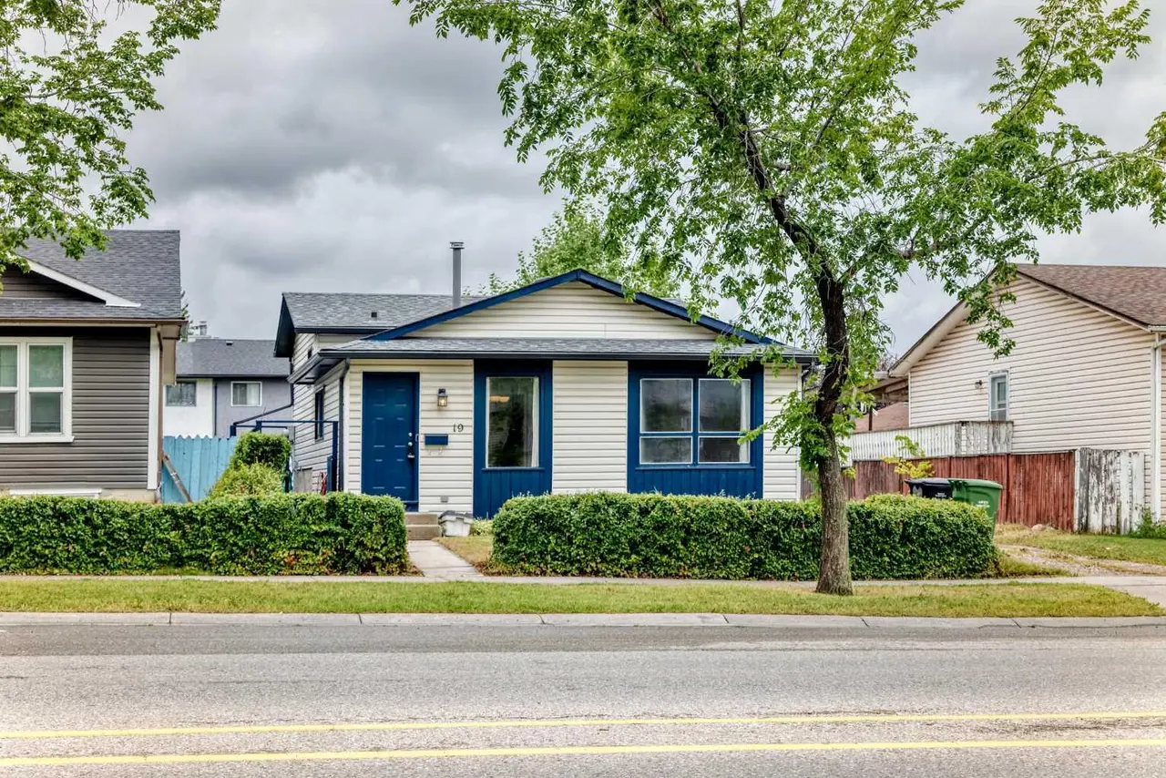 19 Falshire Drive NE