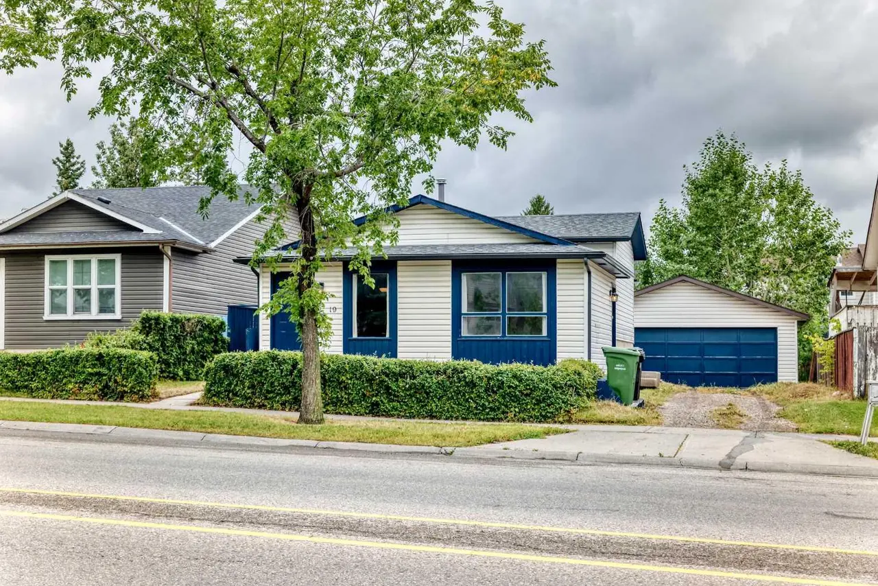 19 Falshire Drive NE