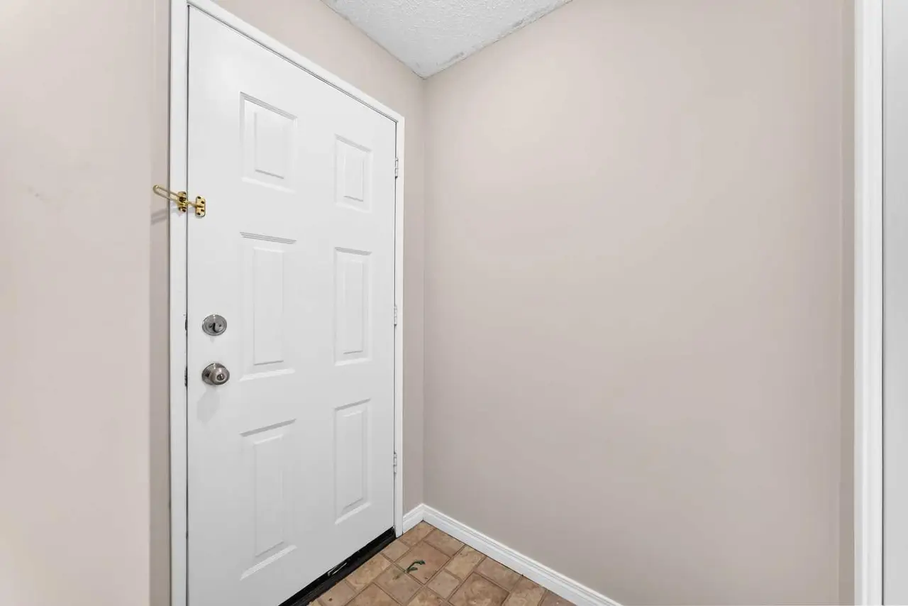 19 Falshire Drive NE