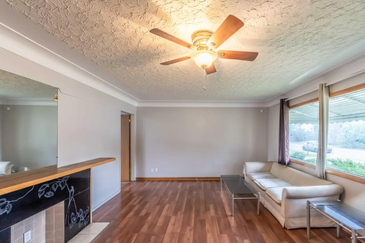 2628 Capitol Hill Crescent NW