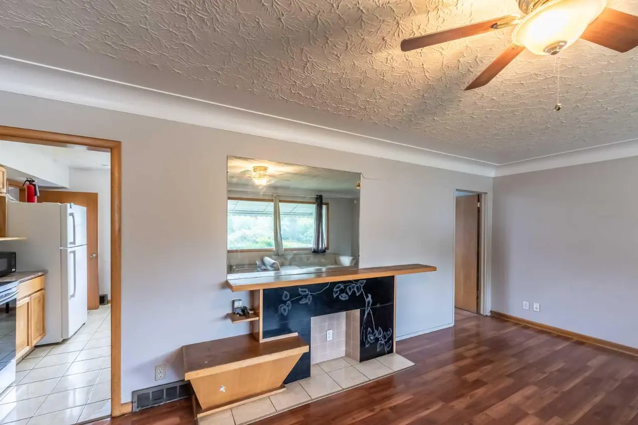 2628 Capitol Hill Crescent NW